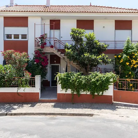 Guest house Porta Nova By R-tex